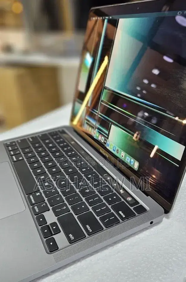 New Laptop Apple MacBook Pro 2023 M2 8GB Apple M2 SSD 256GB
