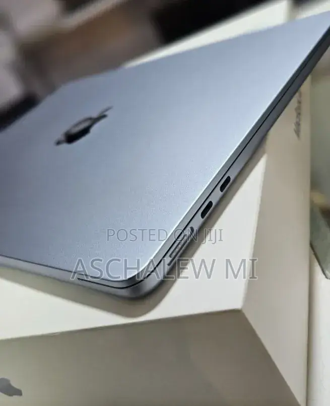 New Laptop Apple MacBook Pro 2023 M2 8GB Apple M2 SSD 256GB