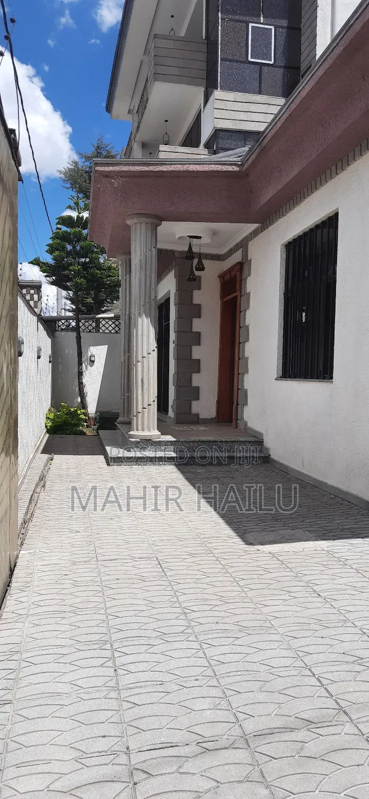 4bdrm Villa in Real, Bole for rent