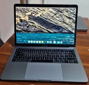 New Laptop Apple MacBook Pro 2017 8GB Intel Core i5 SSD 256GB