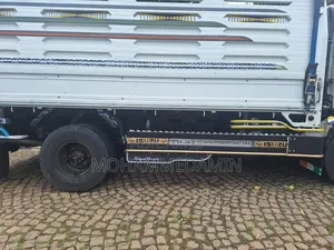 Isuzu Markat