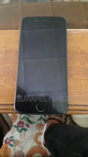 Apple iPhone 8 64 GB Gray