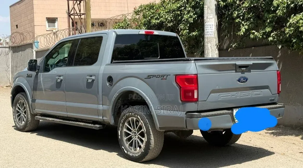 Ford F-150 Lariat 4x4 SuperCrew Cab Styleside 5.5 ft. box 145 in. WB