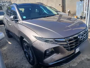 Hyundai Tucson 2022 Gold
