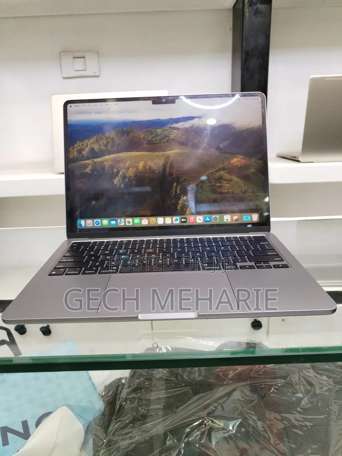 New Laptop Apple MacBook Air 2022 M2 8GB Apple M2 SSD 512GB