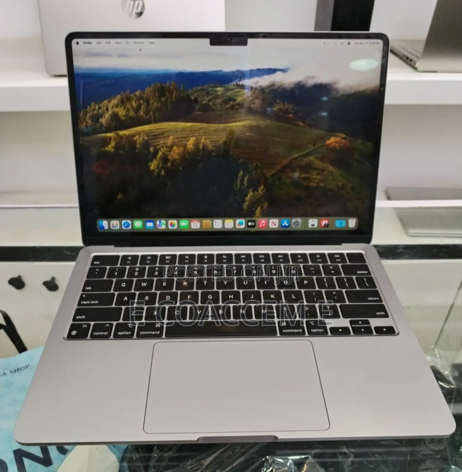 New Laptop Apple MacBook Air 2022 M2 8GB Apple M2 SSD 512GB