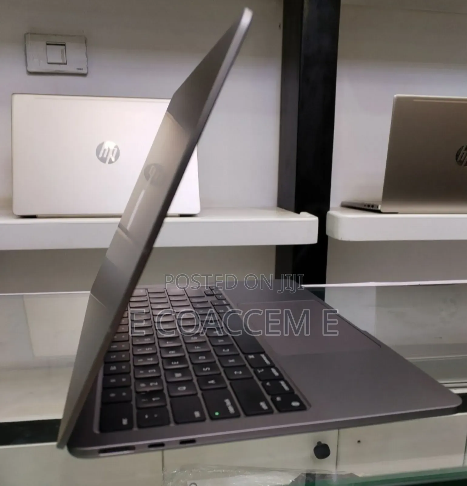 New Laptop Apple MacBook Air 2022 M2 8GB Apple M2 SSD 512GB