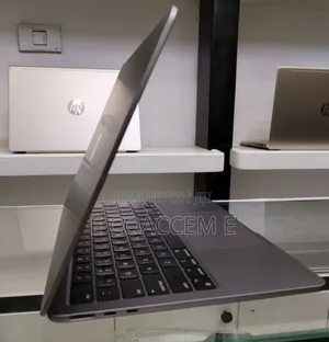 New Laptop Apple MacBook Air 2022 M2 8GB Apple M2 SSD 512GB