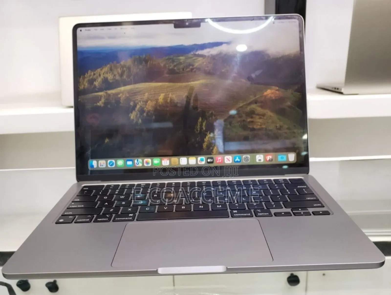 New Laptop Apple MacBook Air 2022 M2 8GB Apple M2 SSD 512GB