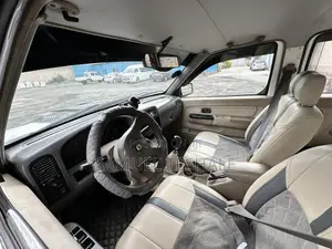 Dongfeng Lingzhi M3 2010 White