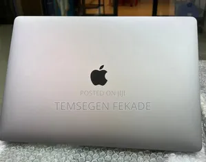 New Laptop Apple MacBook Pro 2017 16GB Intel Core i7 SSD 512GB