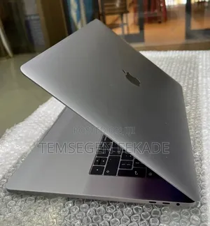 New Laptop Apple MacBook Pro 2017 16GB Intel Core i7 SSD 512GB