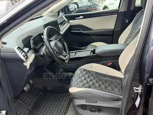 Volkswagen ID.6 2022 Blue