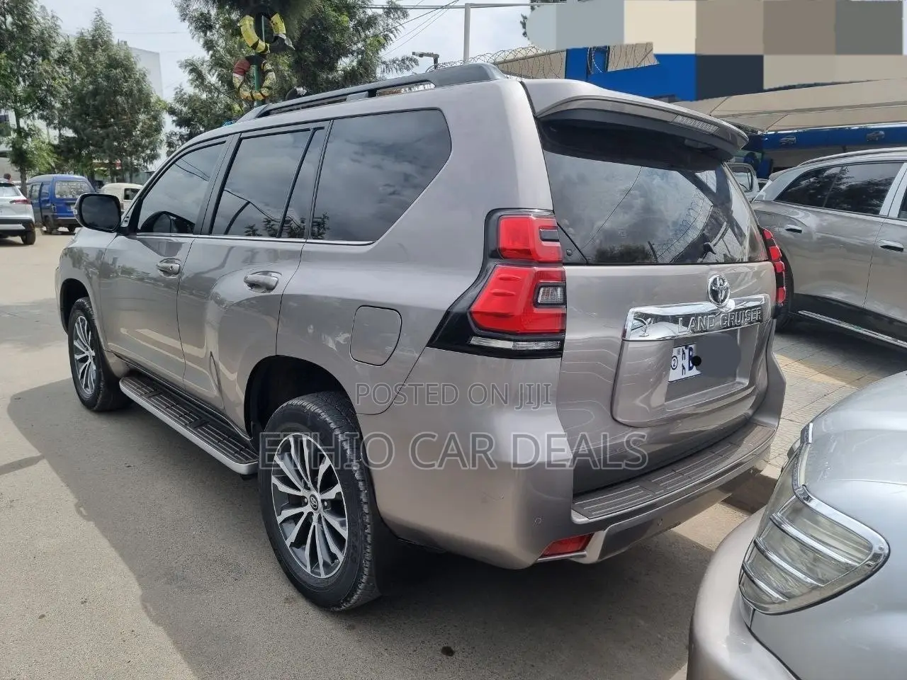 Toyota Land Cruiser Prado 2022 Silver