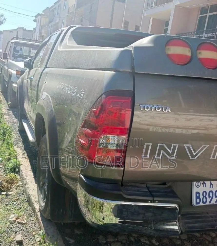 Toyota Hilux 2021 Beige