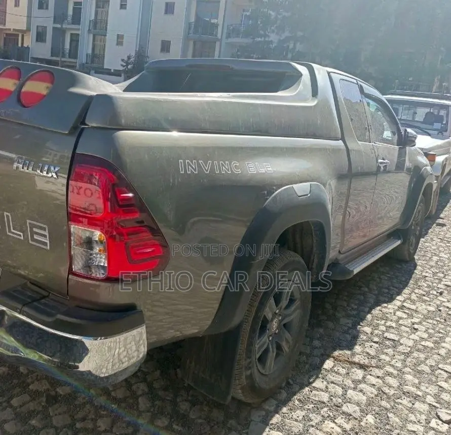 Toyota Hilux 2021 Beige
