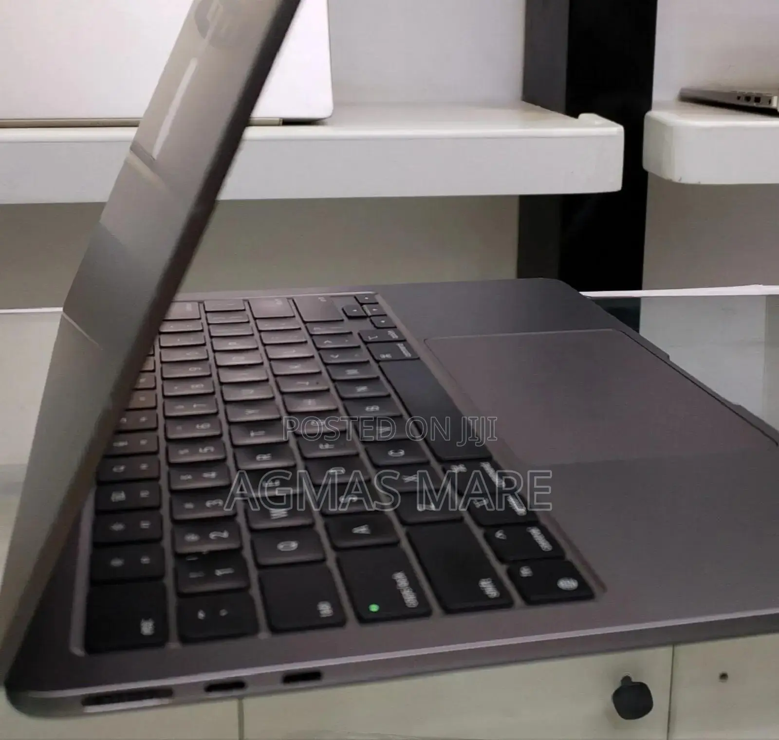 New Laptop Apple MacBook Air 2023 M2 8GB Apple M2 SSD 512GB