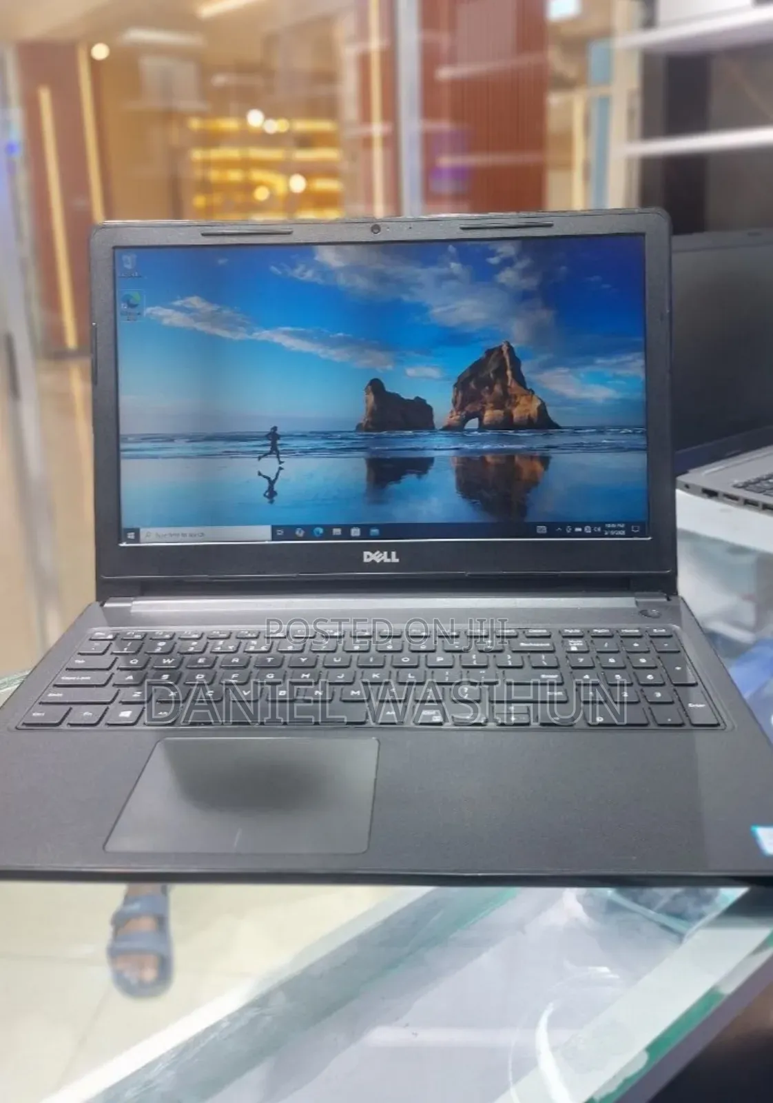 New Laptop Dell Vostro 15 3000 8GB Intel Core i5 HDD 1T