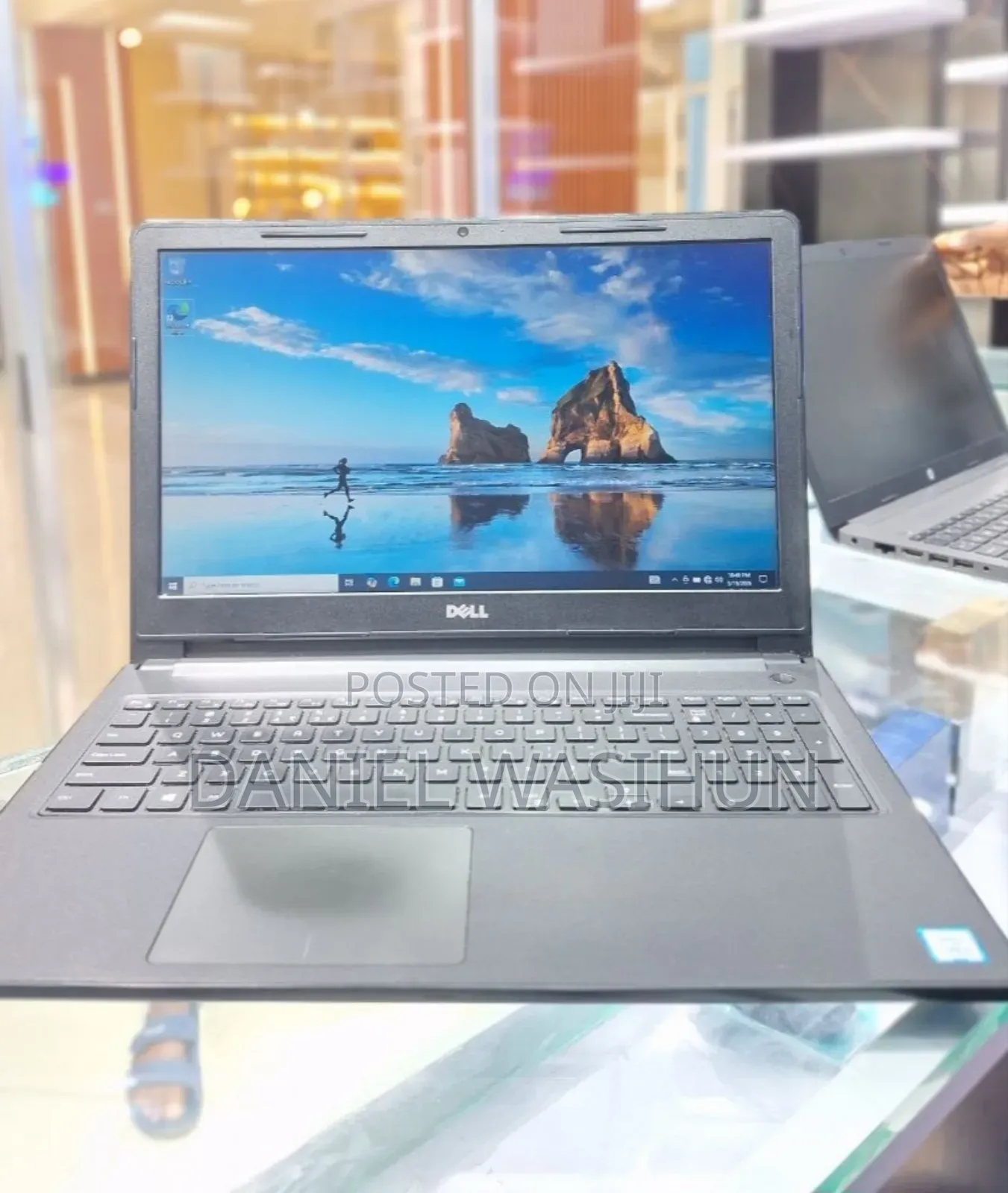 New Laptop Dell Vostro 15 3000 8GB Intel Core i5 HDD 1T