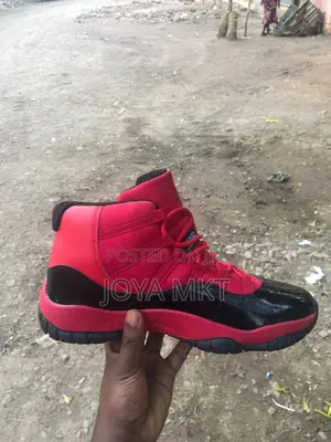 Nike Air Jordan 11 Retro Vibrant "Gym Red"