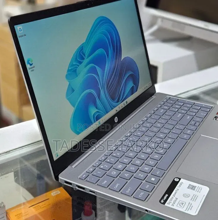 New Laptop HP Stream Notebook 16GB AMD Ryzen 5 SSD 256GB