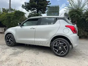 Suzuki Swift 2022 Silver
