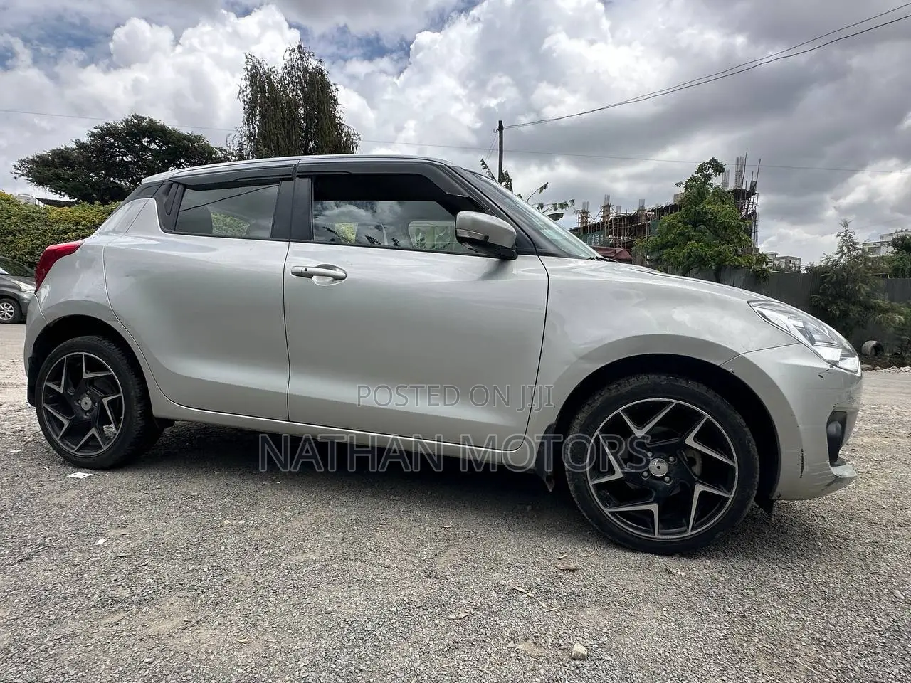 Suzuki Swift 2022 Silver
