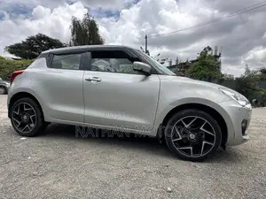 Suzuki Swift 2022 Silver