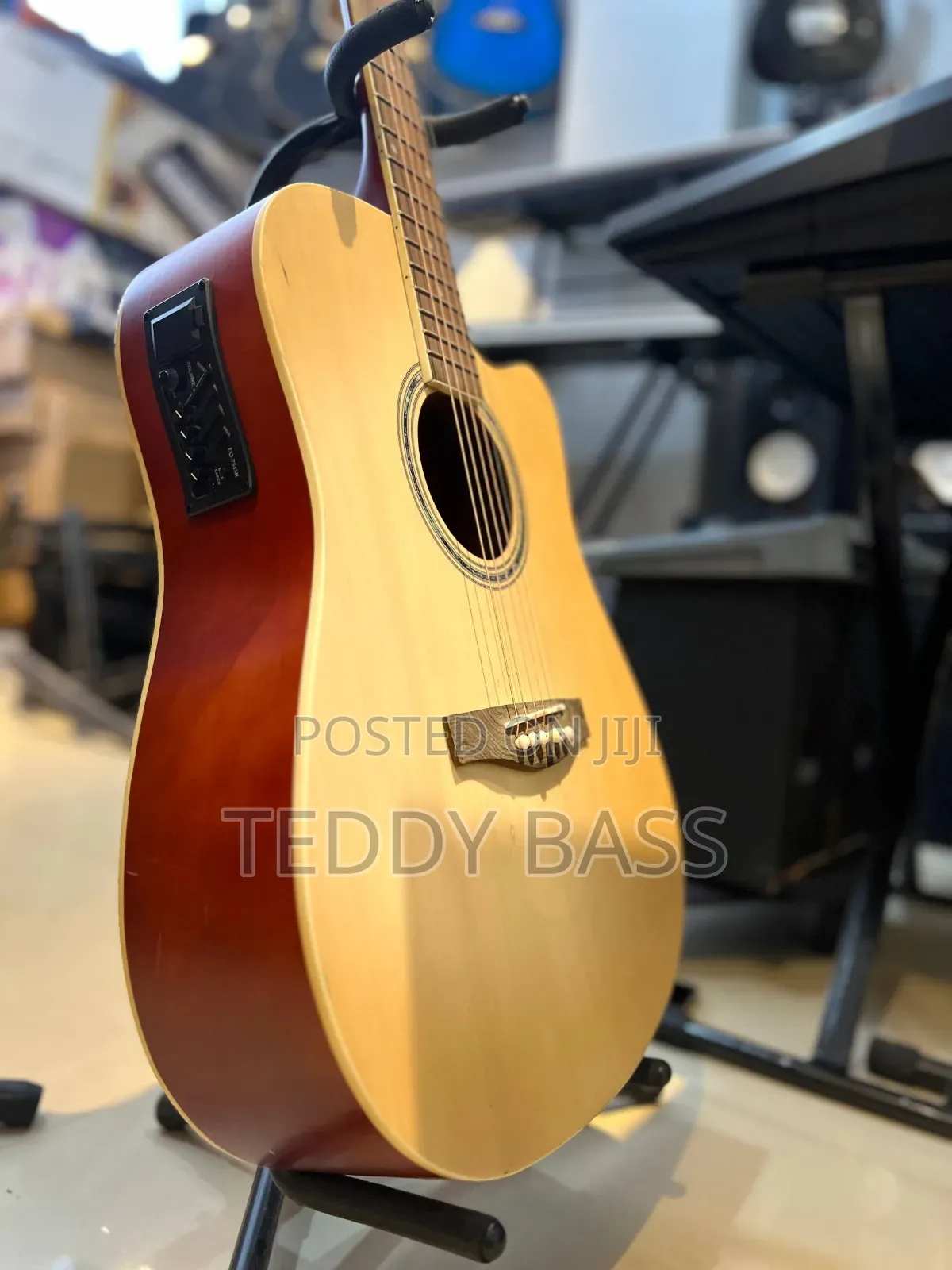 Box Guitar
