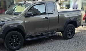 Toyota Hilux 2021 Gray