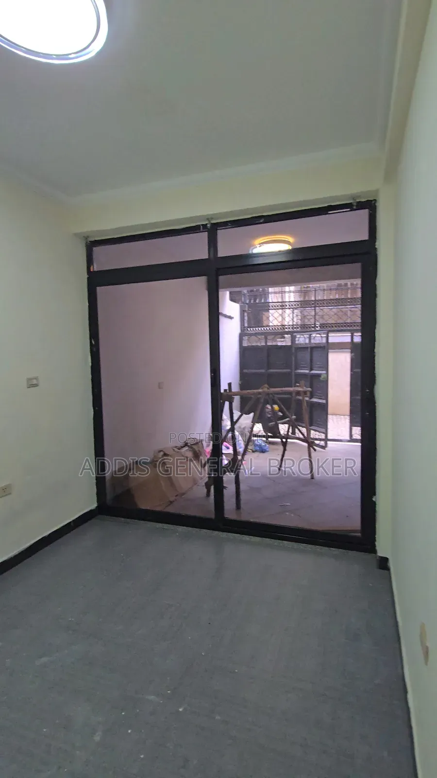 5bdrm House in ለቡ, Nifas Silk-Lafto for sale