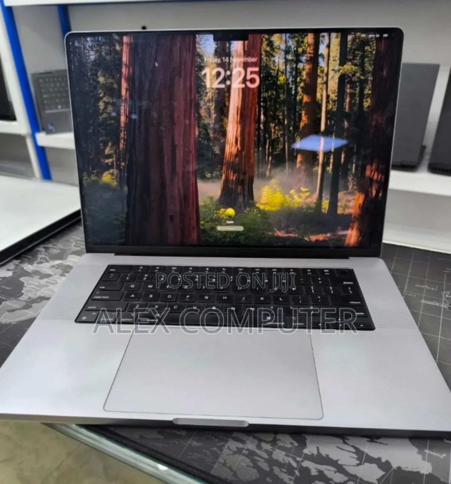 New Laptop Apple MacBook Pro 32GB Apple M1 Max SSD 1T
