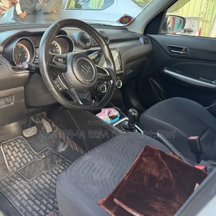 Suzuki Swift 2021 Off white