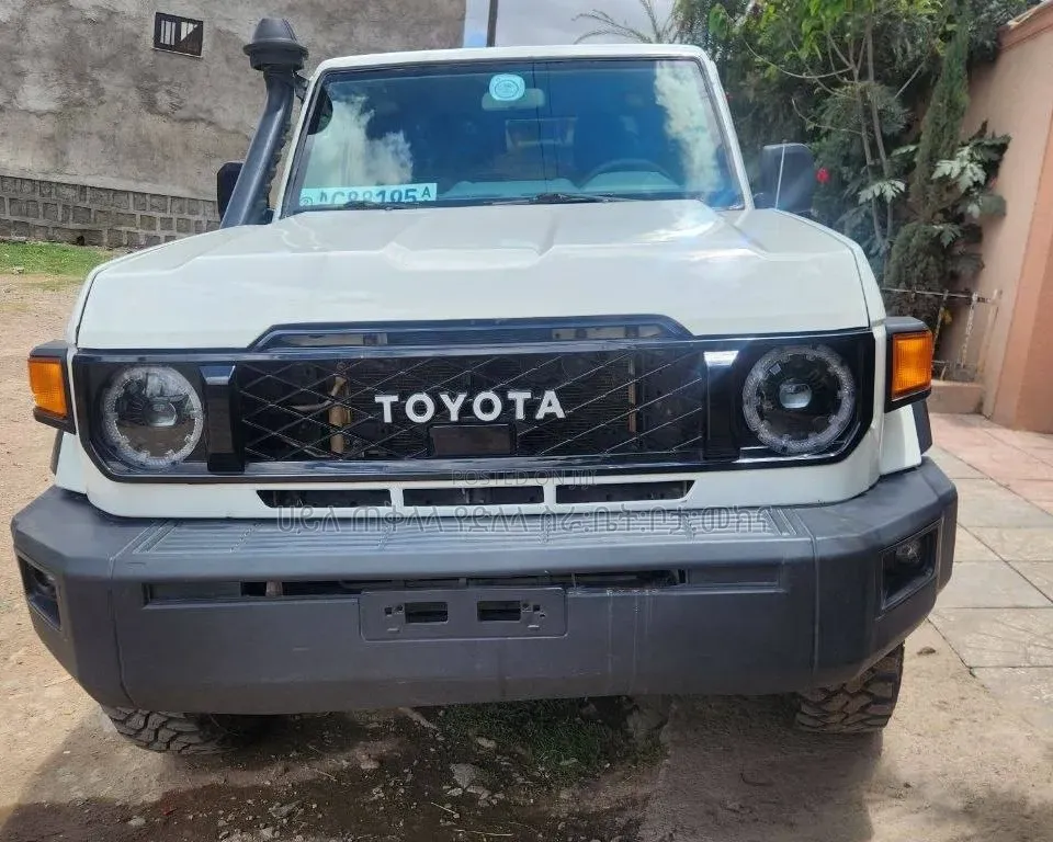 Toyota Land Cruiser 2019 Off white