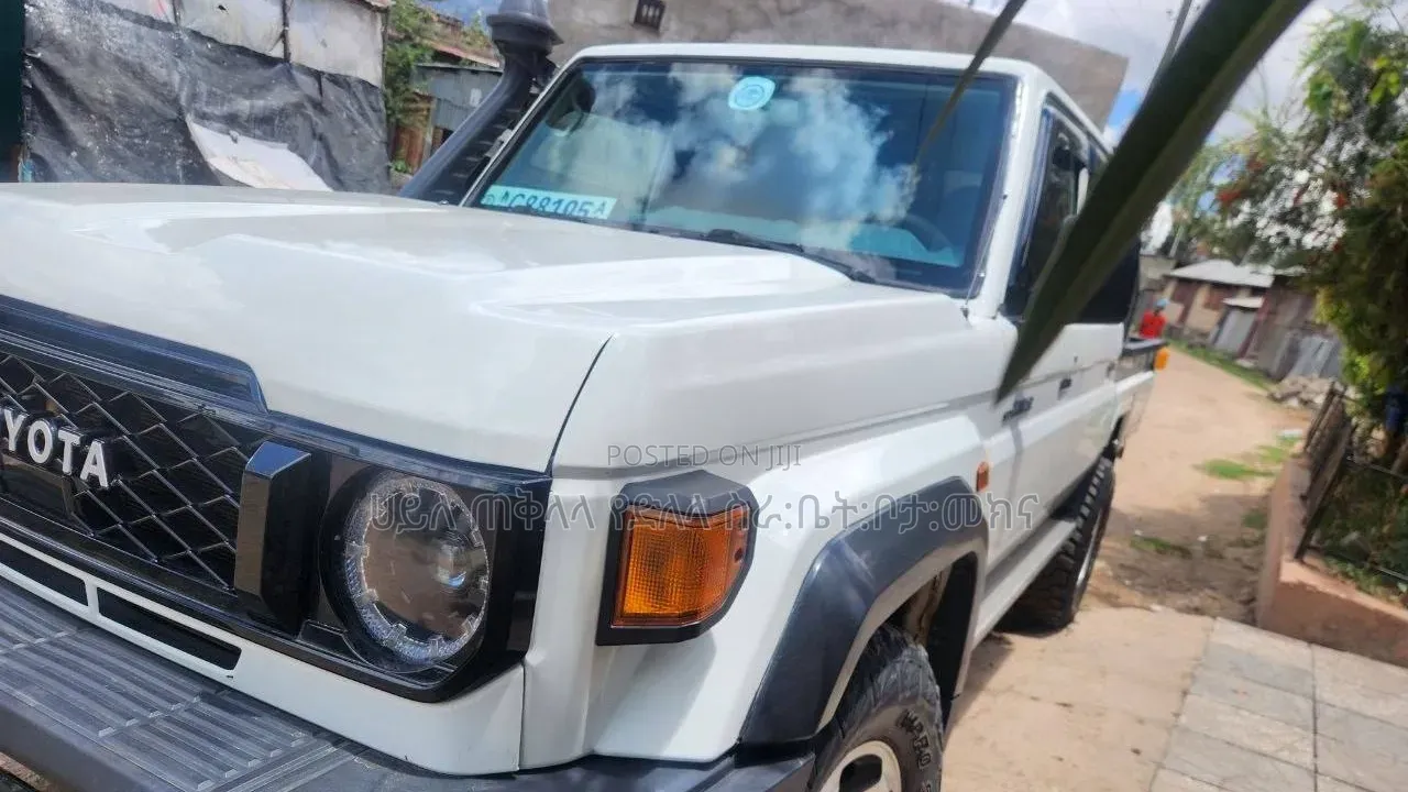 Toyota Land Cruiser 2019 Off white