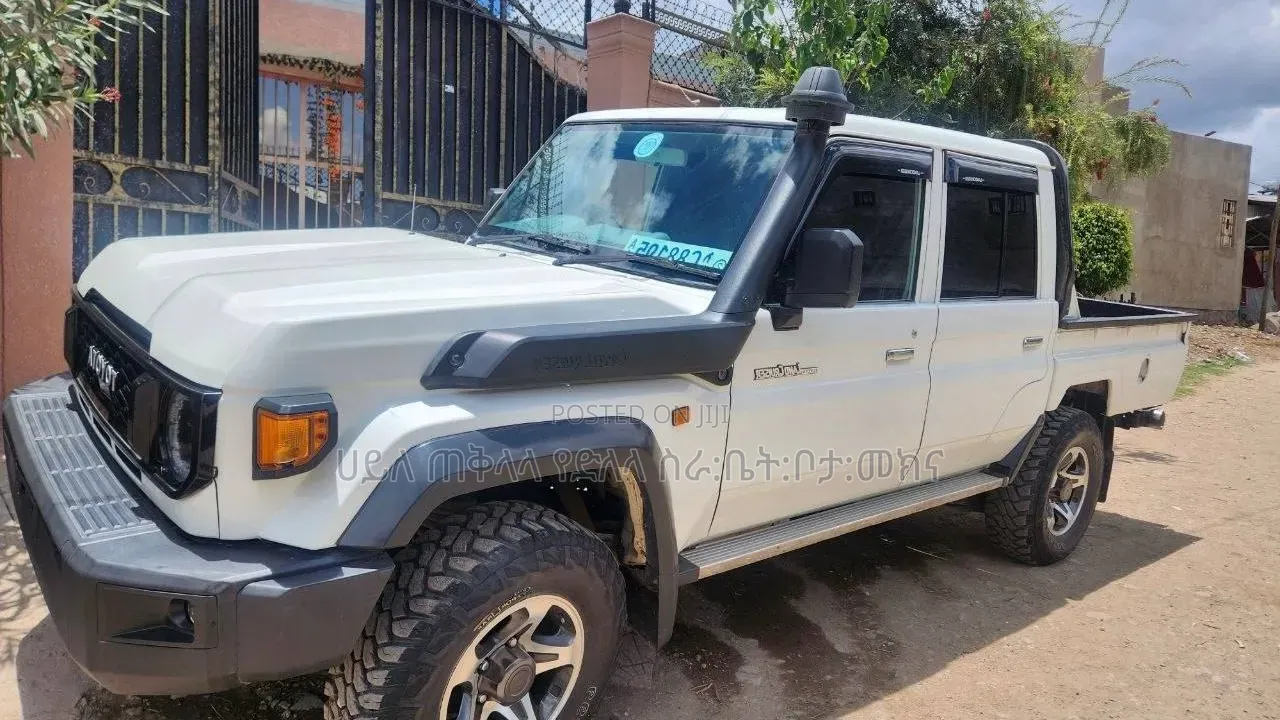 Toyota Land Cruiser 2019 Off white
