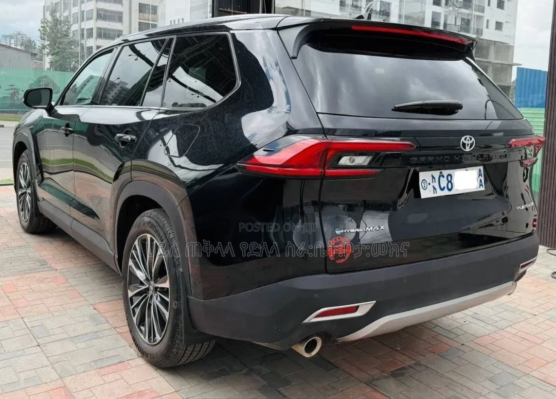 New Toyota Grand Highlander Hybrid 2025 Matt Black