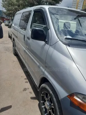 Toyota HiAce 2002 Silver