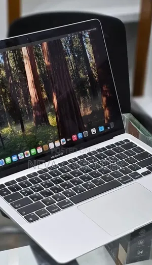 New Laptop Apple MacBook Air 2020 M1 8GB Apple M1 SSD 512GB