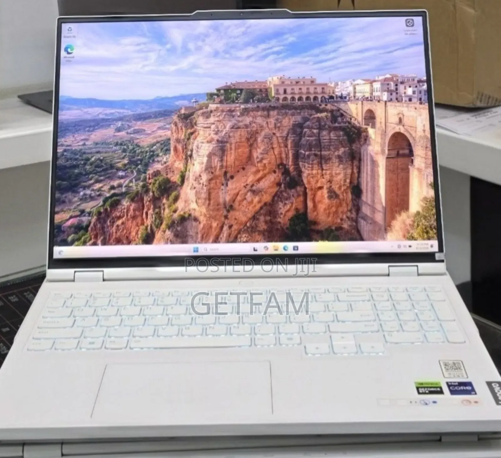 New Laptop Lenovo Legion Y740 16GB AMD Ryzen 7 SSD 1T
