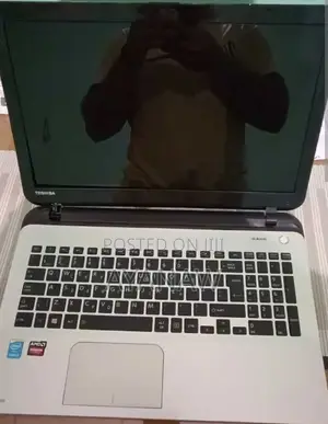 Laptop Toshiba Satellite C55 4GB Intel Core i5 SSD 500GB