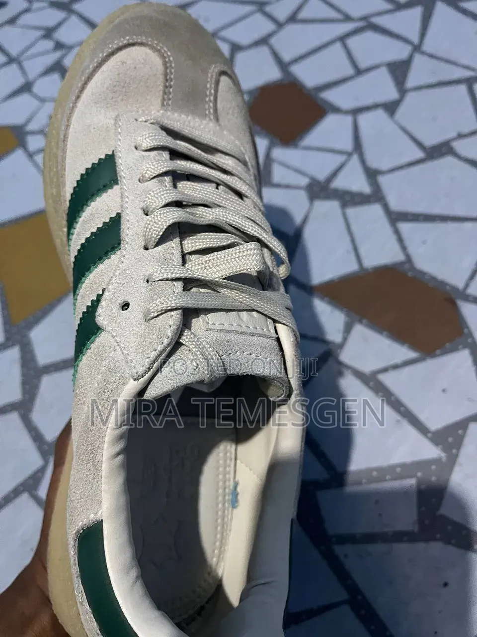 I Wanna Sell a Shoe