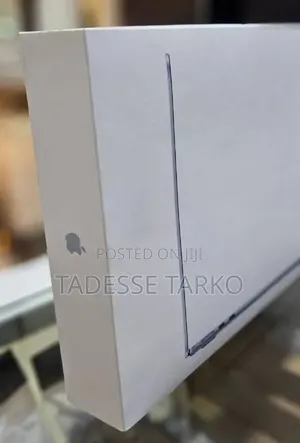 New Laptop Apple MacBook Air 2025 M4 13-inch 16GB Apple M4 SSD 256GB