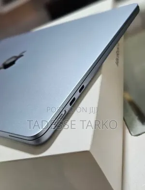 New Laptop Apple MacBook Air 2025 M4 13-inch 16GB Apple M4 SSD 256GB