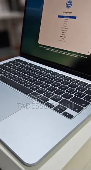New Laptop Apple MacBook Air 2025 M4 13-inch 16GB Apple M4 SSD 256GB