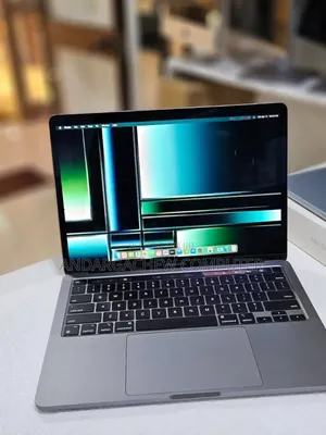 New Laptop Apple MacBook Pro 2022 M2 8GB Apple M5 Max SSD 256GB