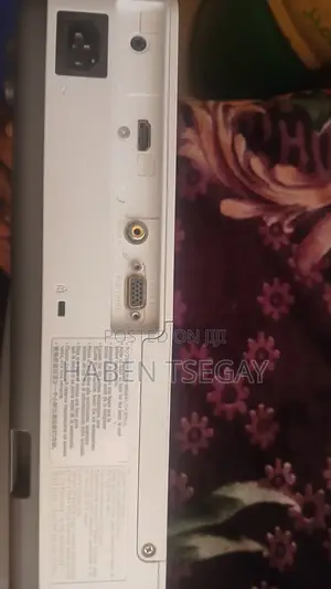 Sony Xga Projector – ጥሩ ሁኔታ – 40,000 Birr