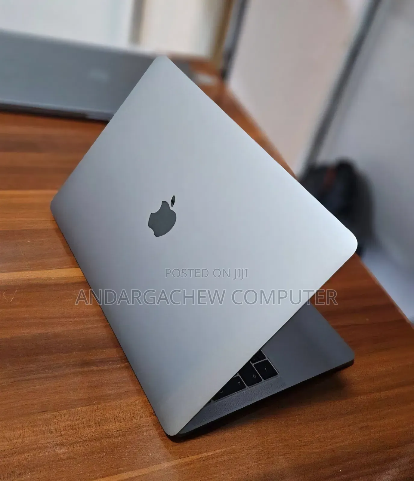 New Laptop Apple MacBook Pro 2017 8GB Intel Core i5 SSD 256GB