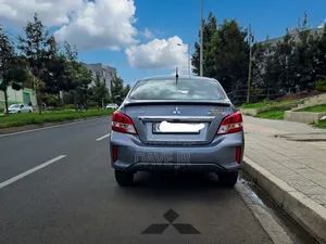 Mitsubishi Attrage 2021 Silver