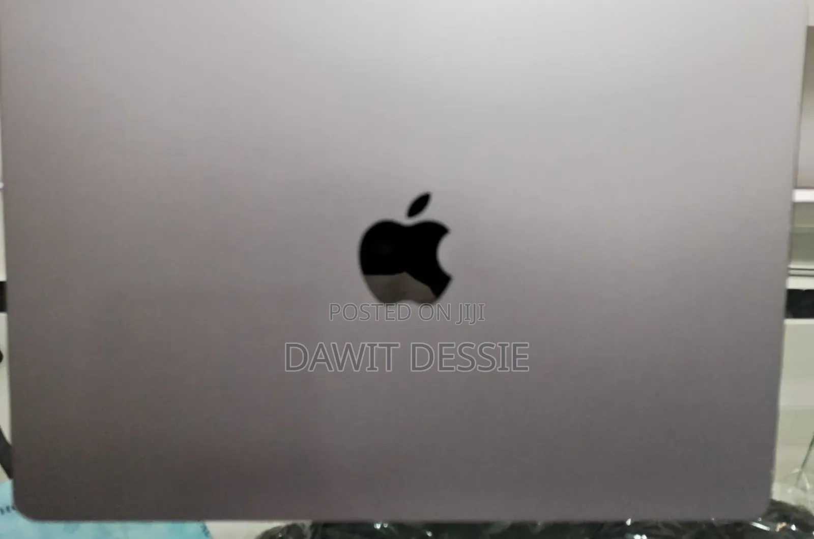 New Laptop Apple MacBook Air 2022 M2 8GB Apple M2 SSD 512GB